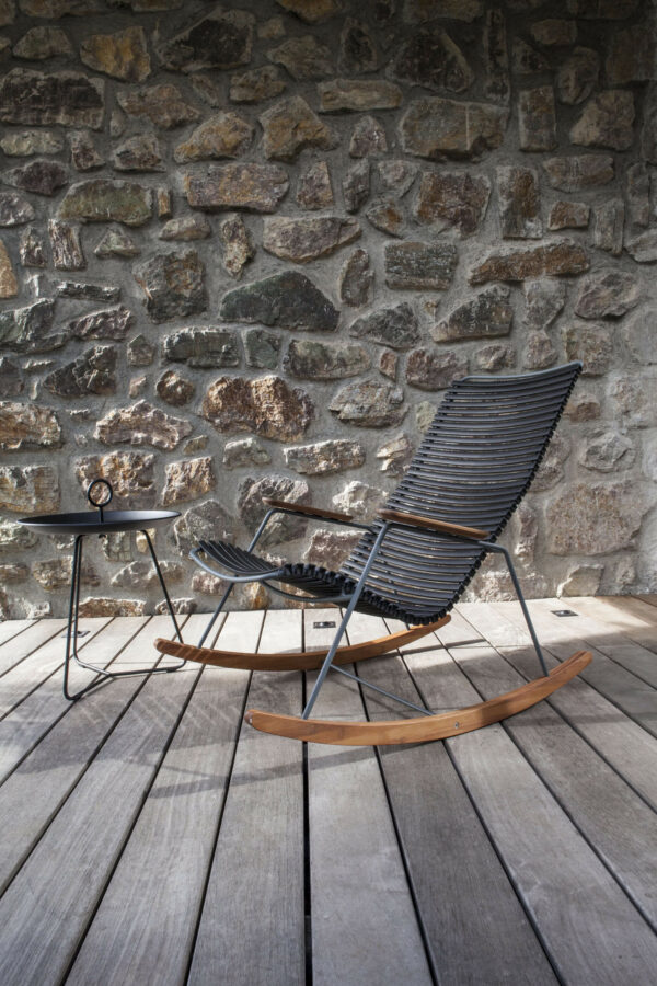 Rocking Chair Click Houe Ce fauteuil à bascule ludique et confortable saura trouver sa place dehors comme dedans.