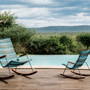 Rocking Chair Click Houe Ce fauteuil à bascule ludique et confortable saura trouver sa place dehors comme dedans.